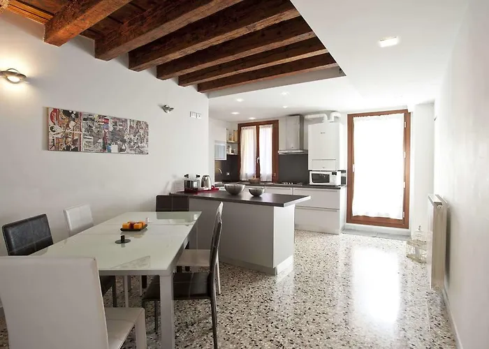 Ca Dell'ambasciatore شقة البندقية