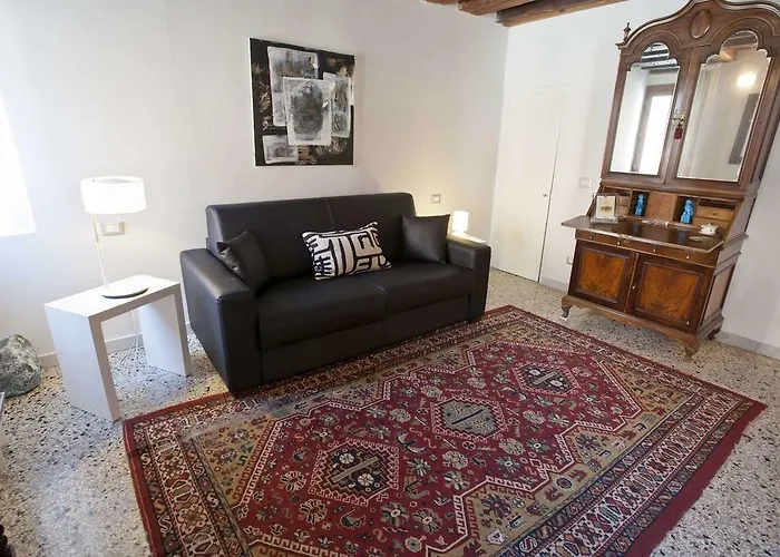 Ca Dell'ambasciatore * البندقية