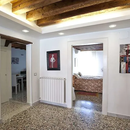 Cà Dell'ambasciatore Apartamento *